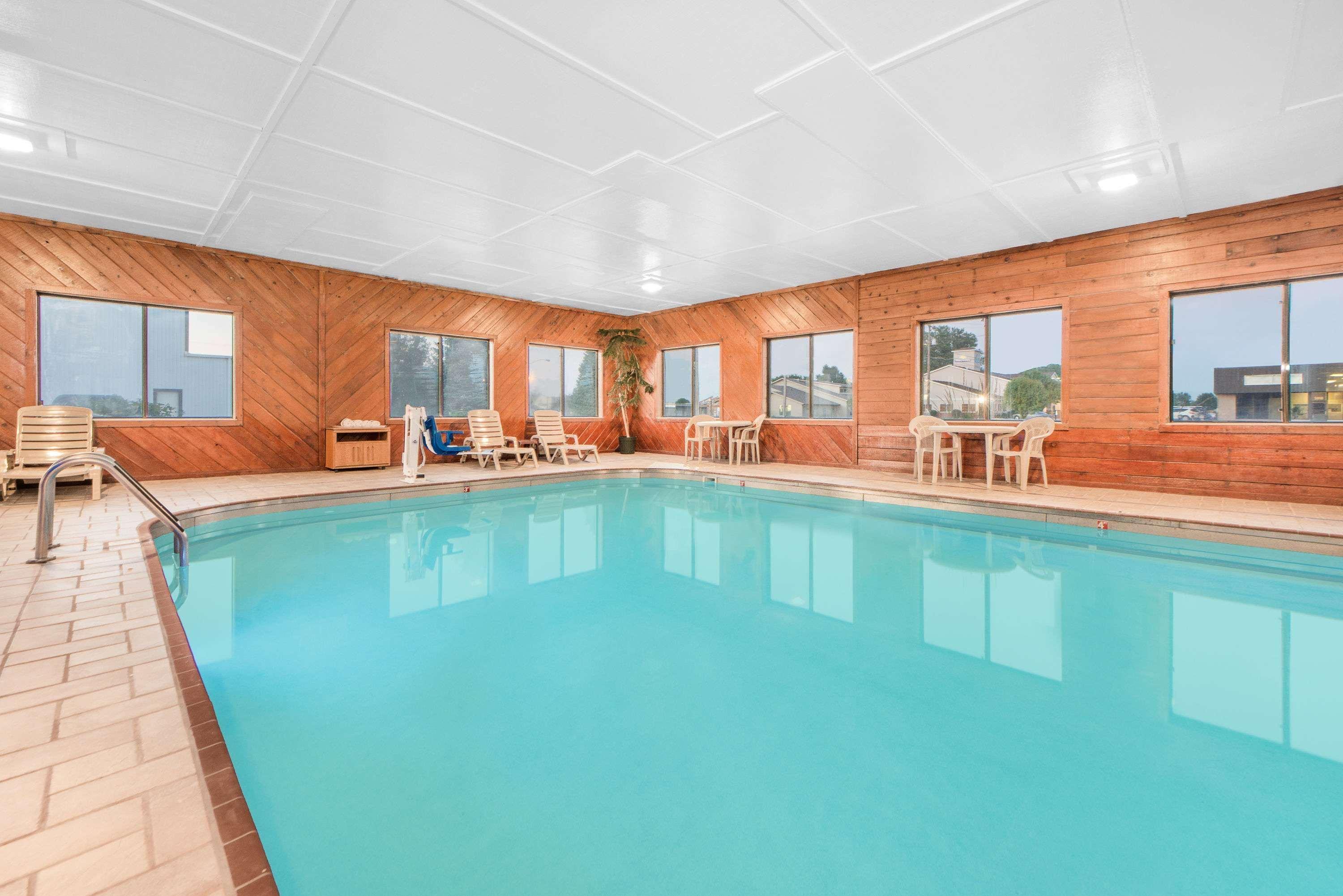 Super 8 By Wyndham Ottumwa Motell Exteriör bild